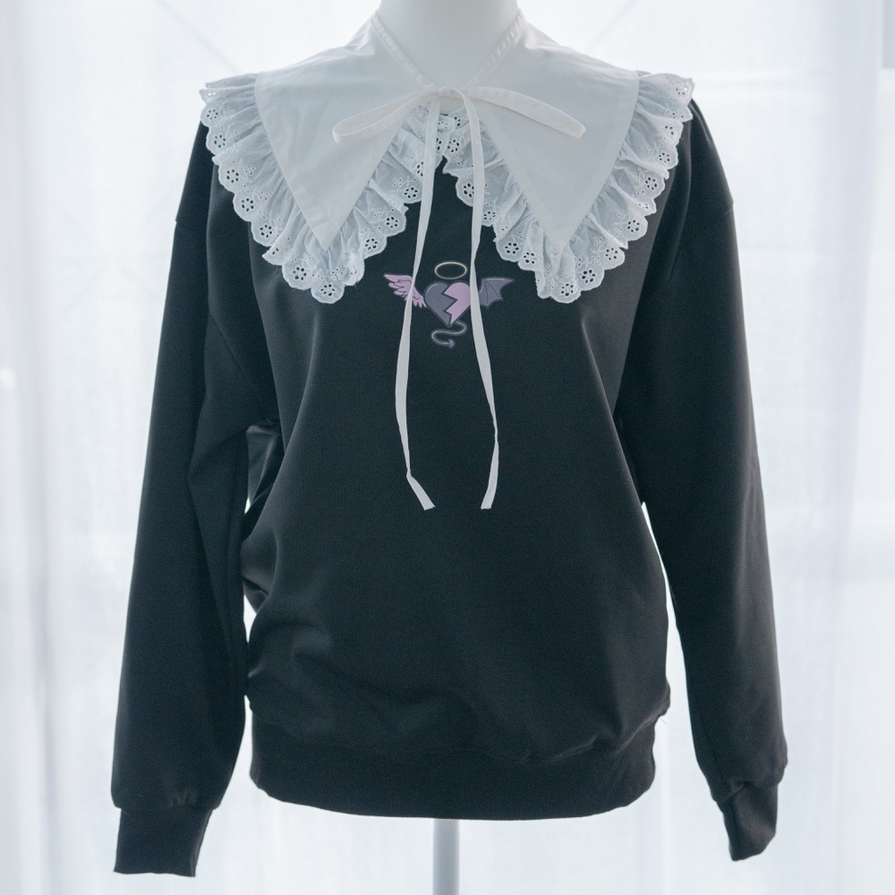 NWT Honeypepperix Crush Black Sweatshirt with TWO detachable collars